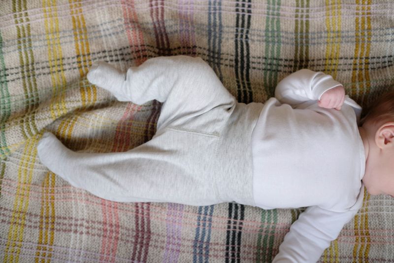 Aftenstrikk babypledd